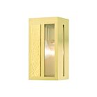 Livex Lighting 27411-12 Lafayette 1-lumière 60W Laiton satiné avec panneaux en laiton poli martelé Lanterne murale d'extérieur